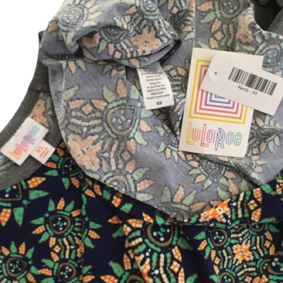 Lularoe Randy tee size XS NWT Abstract pattern - Picture 9 of 9